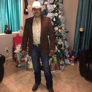 Meet your Posher, Leobardo